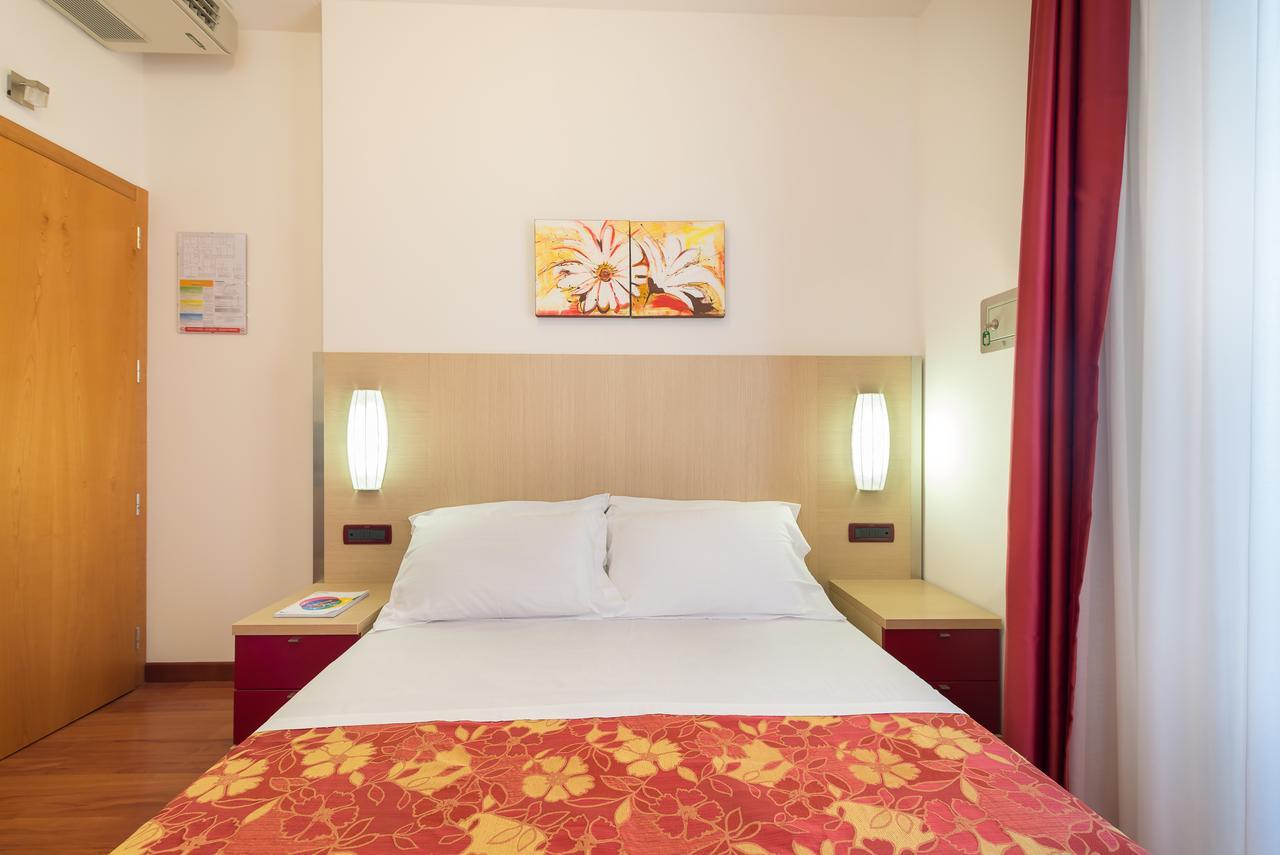 Hotel Villa Angelina Бибионе Экстерьер фото