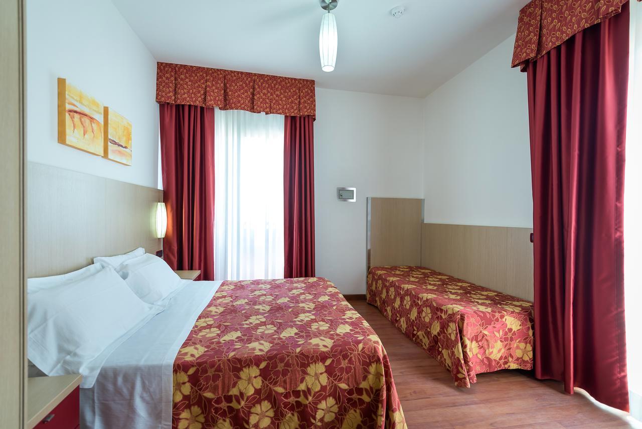 Hotel Villa Angelina Бибионе Экстерьер фото