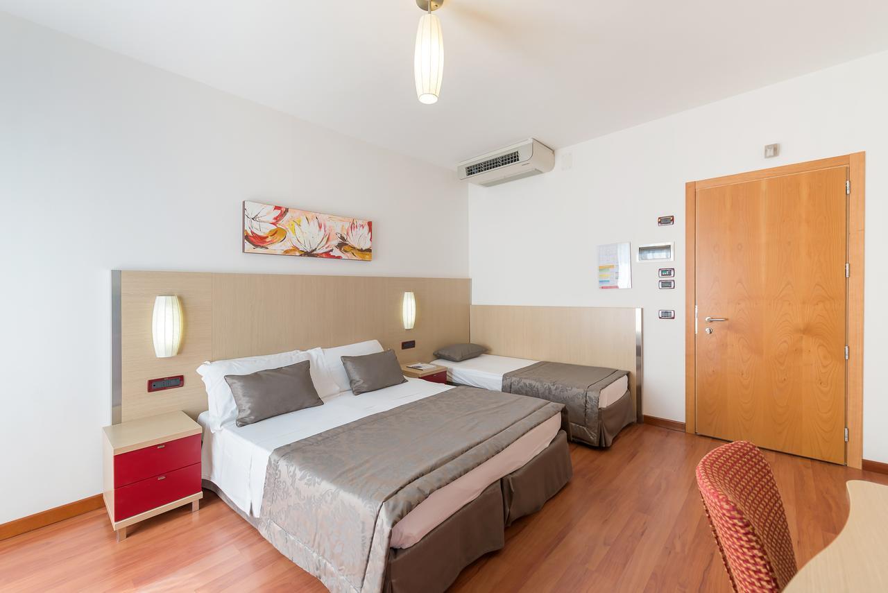 Hotel Villa Angelina Бибионе Экстерьер фото