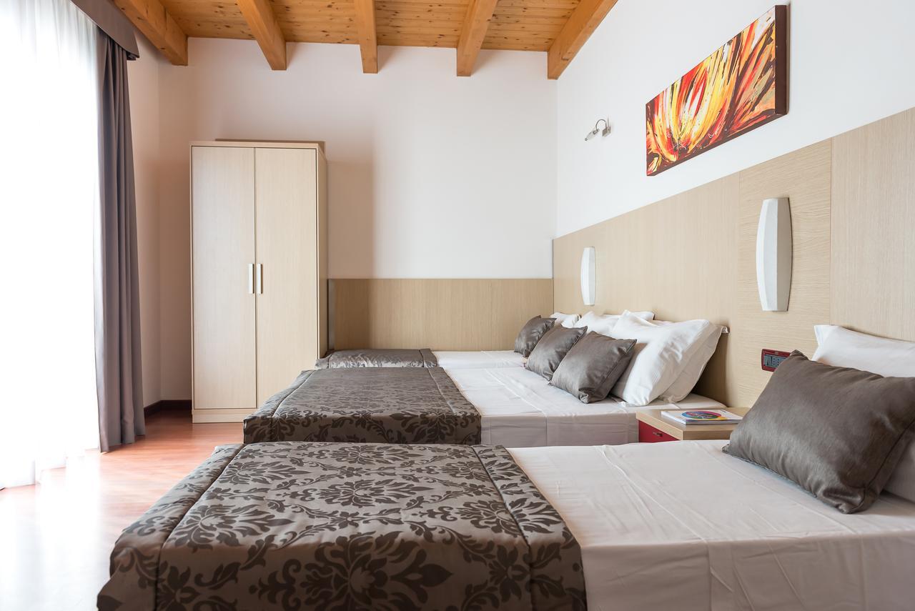 Hotel Villa Angelina Бибионе Экстерьер фото